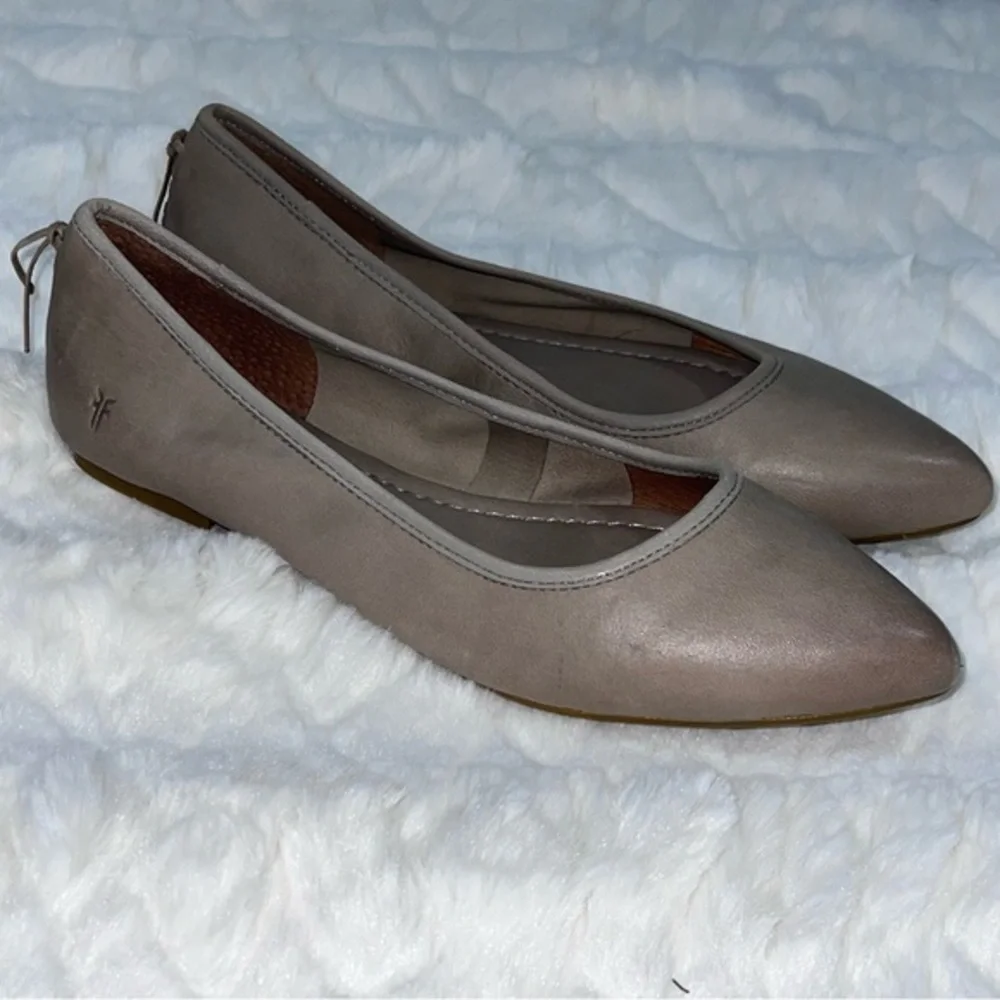 Frye Regina Ballet Flats Taupe